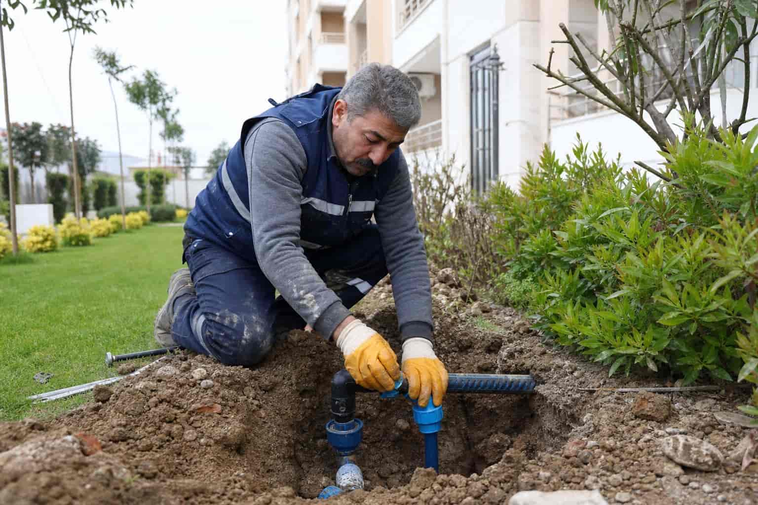 Su sayacının kullanım yokken dönmesi için tesisat gözlemi